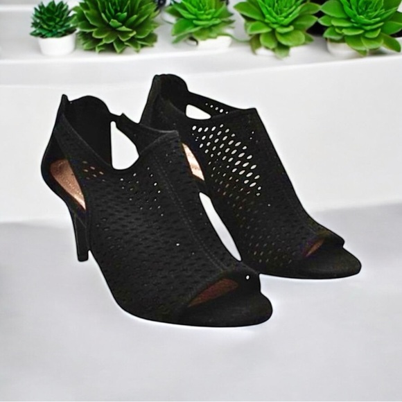 New Style & Co. Women’s Black  Haddiee Open Peep Toe Classic Ankle Shootie - Picture 5 of 16